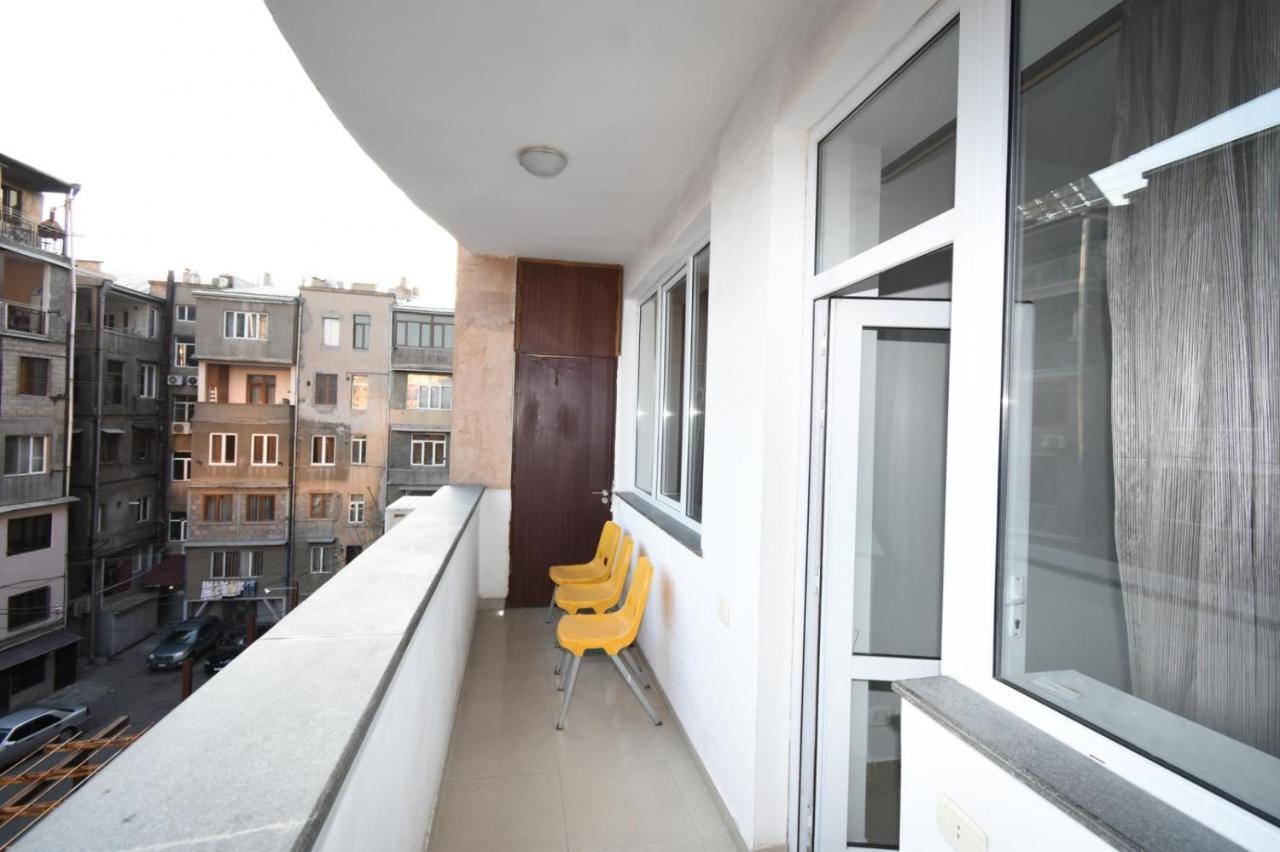 Mini Hotel Erivan Exterior foto