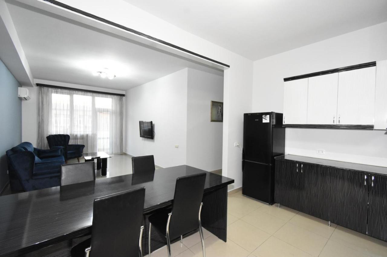 Mini Hotel Erivan Exterior foto
