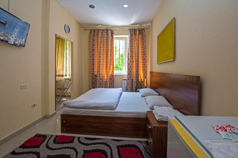 Mini Hotel Erivan Exterior foto